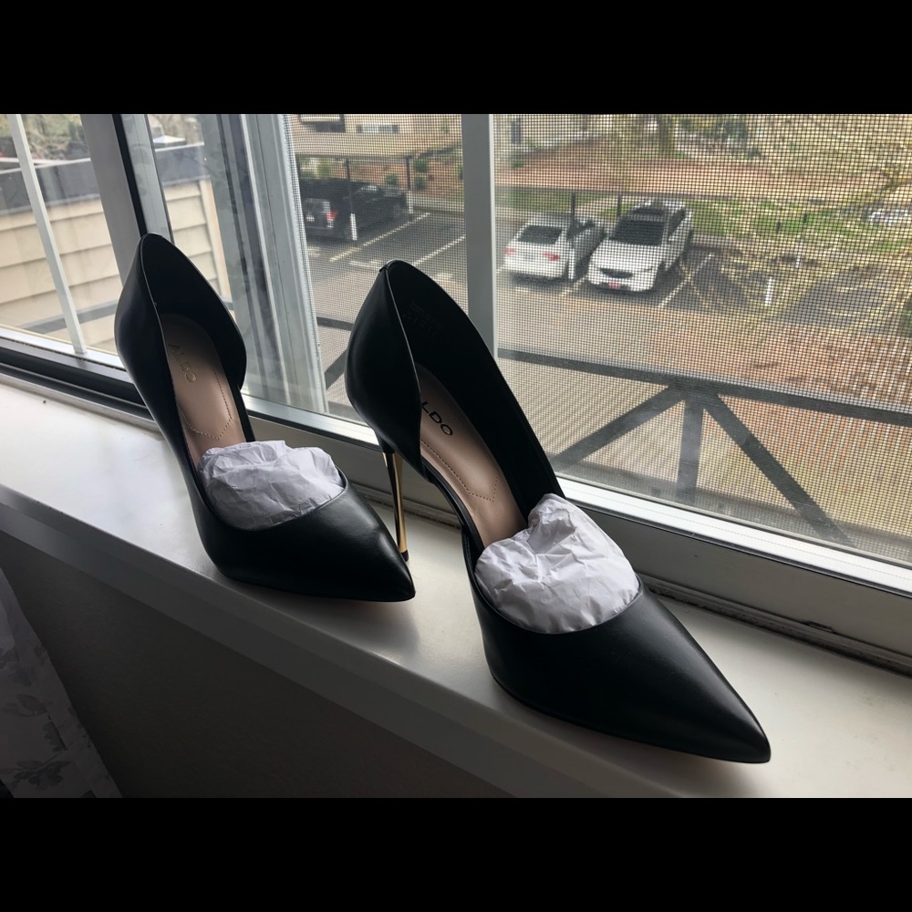 Aldo Black Pumps/Heels pointy toe gold heels